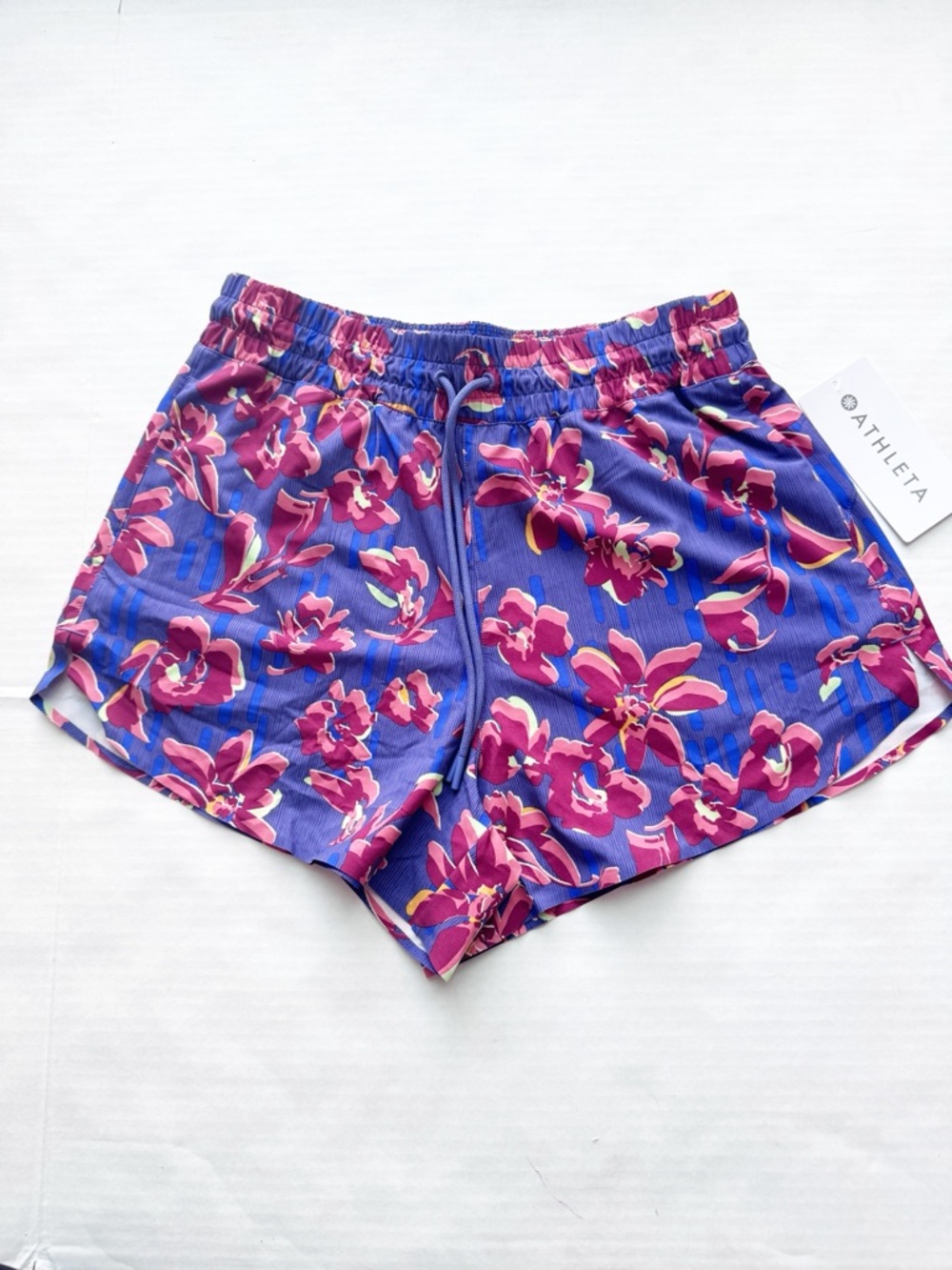 Athleta New Crossroads Athletic Shorts in purple floral size Small NWT